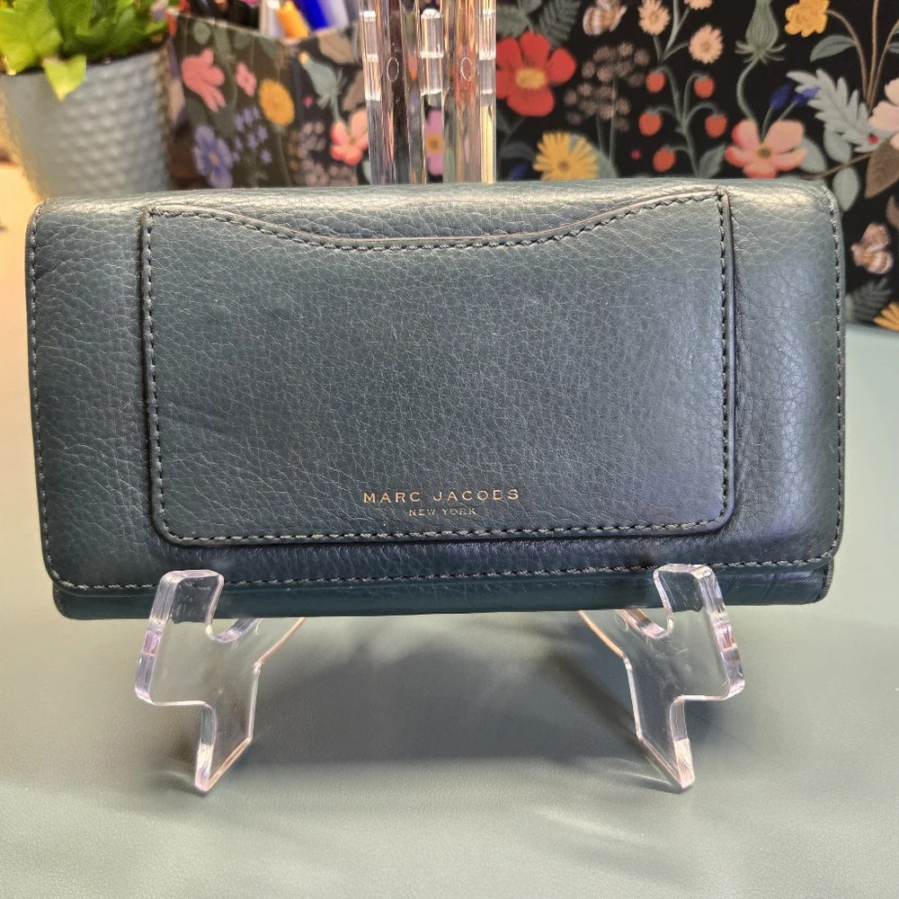 MARC JACOBS Recruit Continental Tri-fold Green Leather Wallet